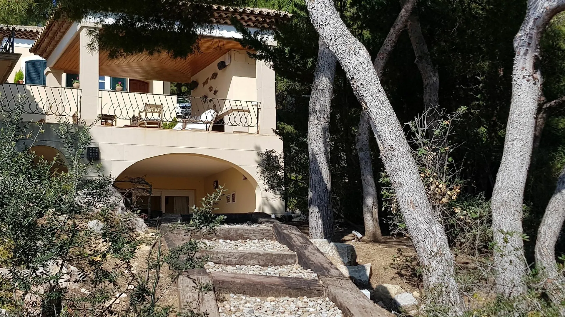 Guests' Suite Of Villa Tamarit Hotel